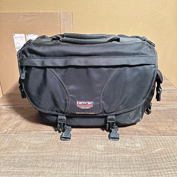 Tamrac Cyber Pro Series  Camera/Laptop Bag - Picture 3 of 6